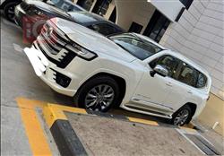 تۆیۆتا لاند کروزەر